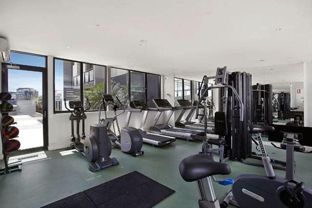 Mj Shortstay Whiteman St Apartment Melbourne Exterior photo